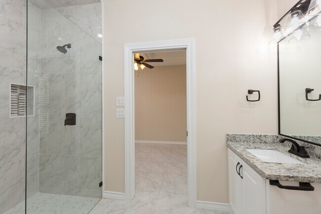 bathroom - 216 Teak Dr