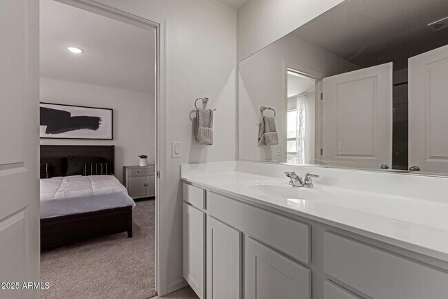 Building Photo - 20004 W Badgett Ln