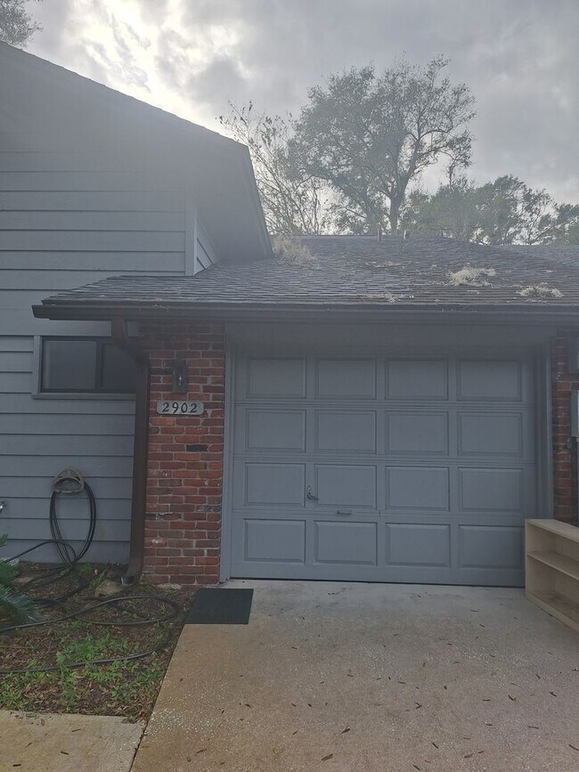 Building Photo - 3 BR 2 BA 1 C GAR CONDO