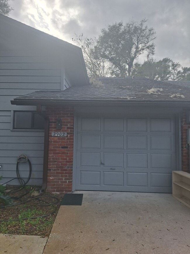 Building Photo - 3 Br. 2 Ba. condo with garage