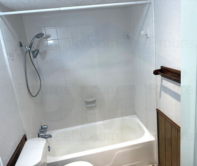 Building Photo - AVAILABLE NOW!!! Lovely 3-Bedroom 1.5-Bathroom in Duncanville - Two blocks from the Duncanville H...