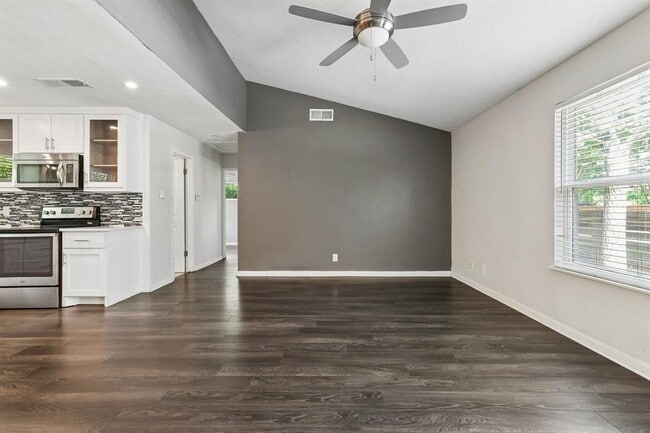 Building Photo - 4523 Avenue H