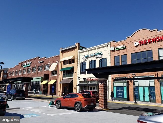 Building Photo - 12956 Centre Park Cir