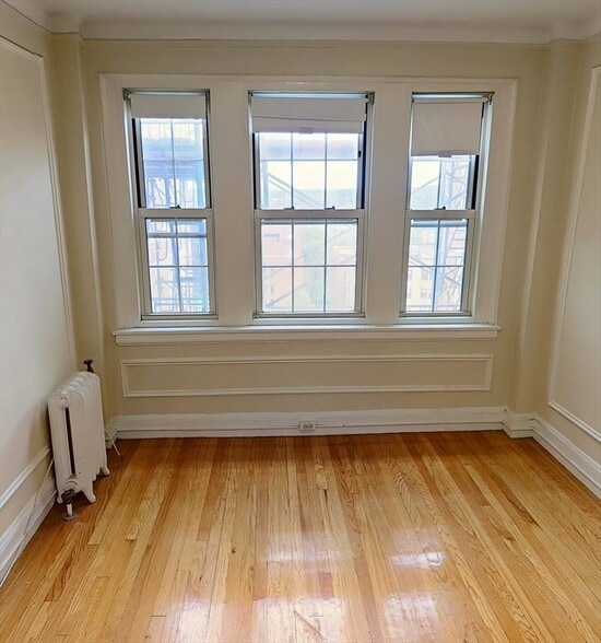 Building Photo - 1370 Beacon St
