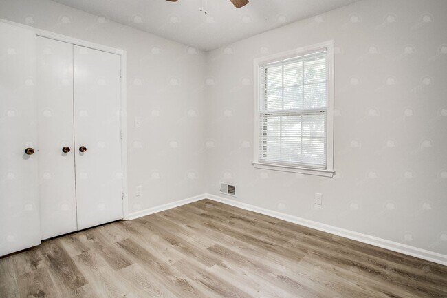 Building Photo - 8435 E 56th Terrace