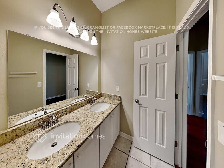 Building Photo - 626 Westhampton Ct