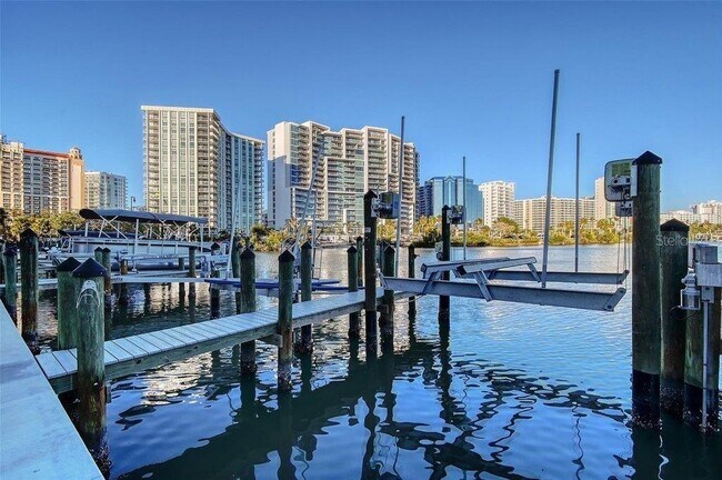 Building Photo - 650 Golden Gate Point