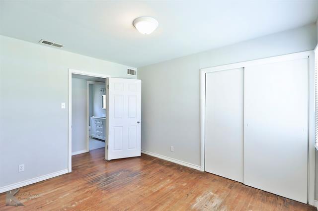 Building Photo - 934 S Pioneer Dr