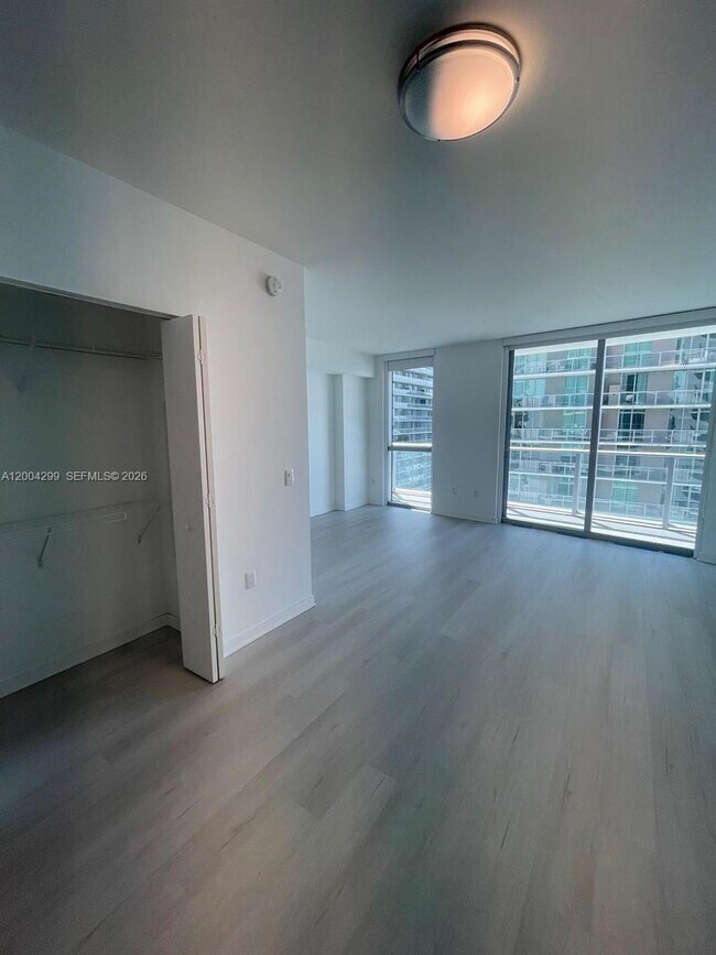 Building Photo - 1100 S Miami Ave