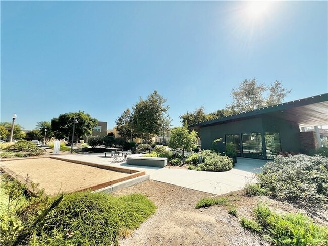 Building Photo - 101 Fixie