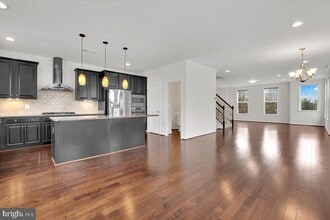 Building Photo - 42406 Benfold Square