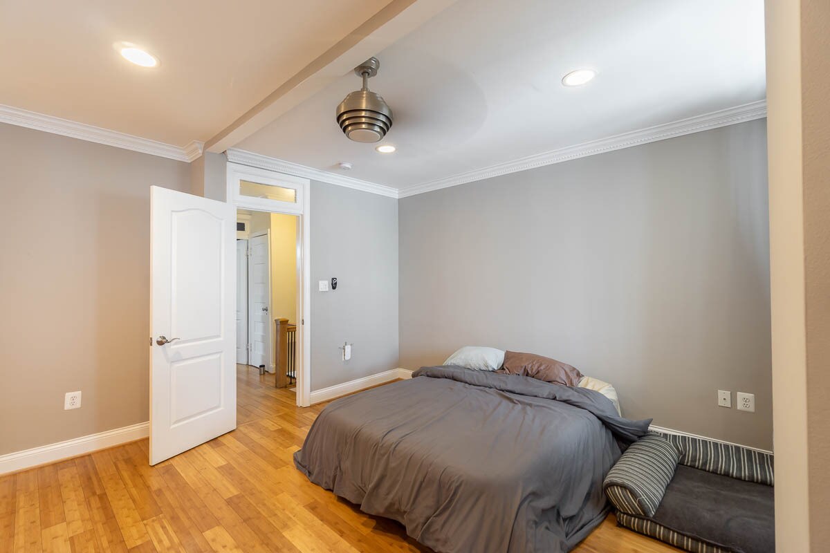 Building Photo - 503 Columbia Rd NW