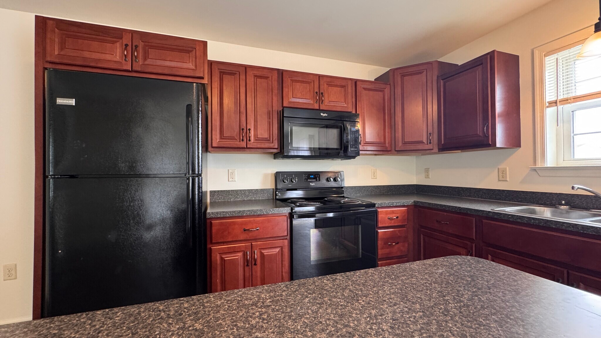 Building Photo - 250 Limestone Dr