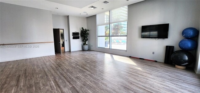 Building Photo - 1100 S Miami Ave