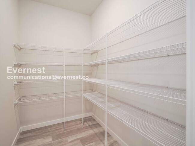 Building Photo - 33335 Crystal Ave SE