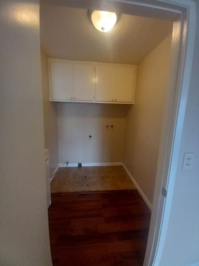Building Photo - 1176 E Lugonia Ave