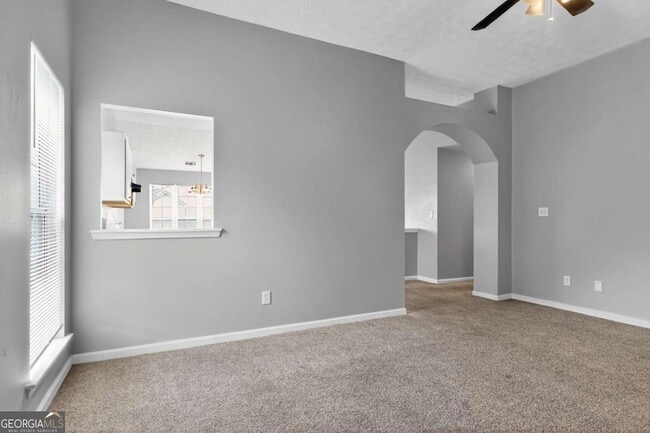 Building Photo - 5470 Twin Lakes Dr