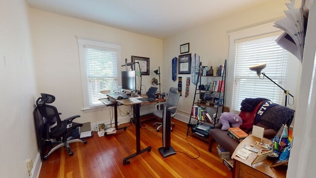 Building Photo - [In-Unit Laundry; Garden] Townhouse-Style Living, with Historical Details & Parking!