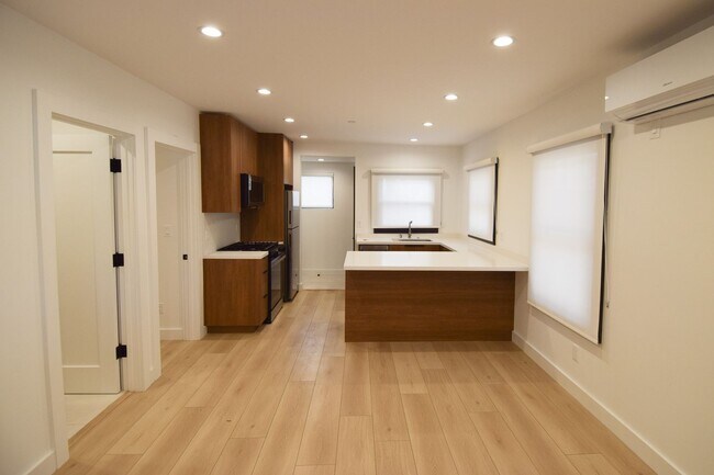 Building Photo - 317 Ocean Park Blvd