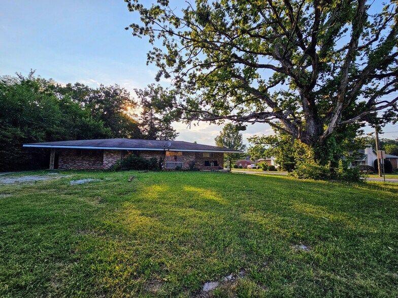 Building Photo - 359 Glenwood Dr