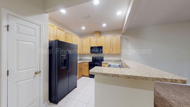 Building Photo - 13339 Solar Dr