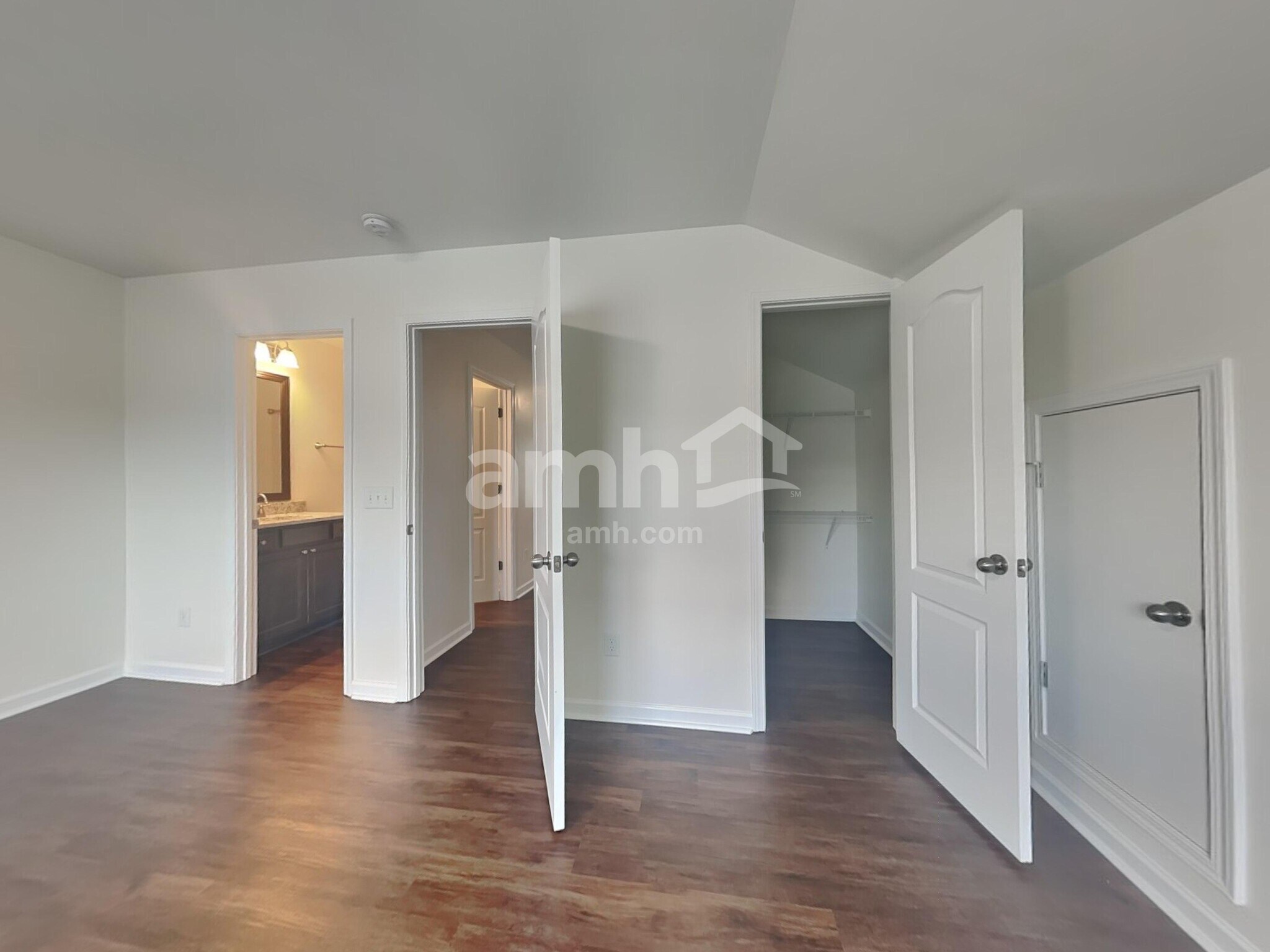 Building Photo - 137 Caledonia Dr