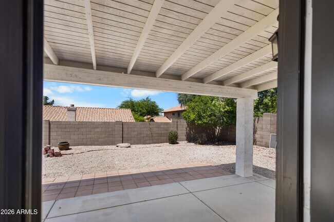 Building Photo - 1214 E Beverly Ln