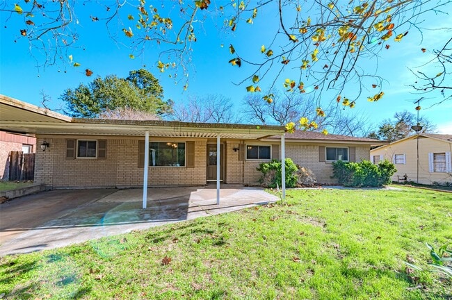 Building Photo - 1126 10th St