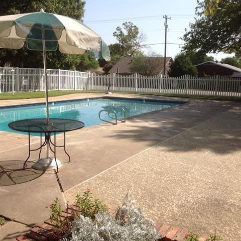 Building Photo - 201 N Shady Shores Rd