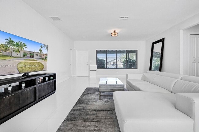 Building Photo - 1102 Meadow Lark Ave