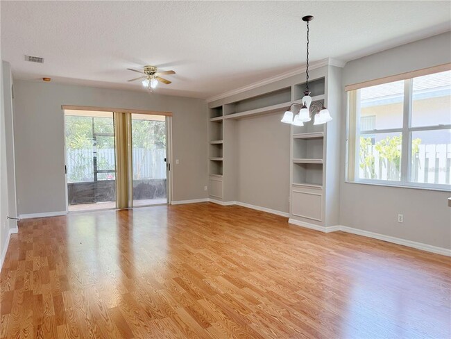 Building Photo - 5004 Alavista Dr