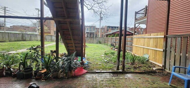 Building Photo - 2415 S 10th St