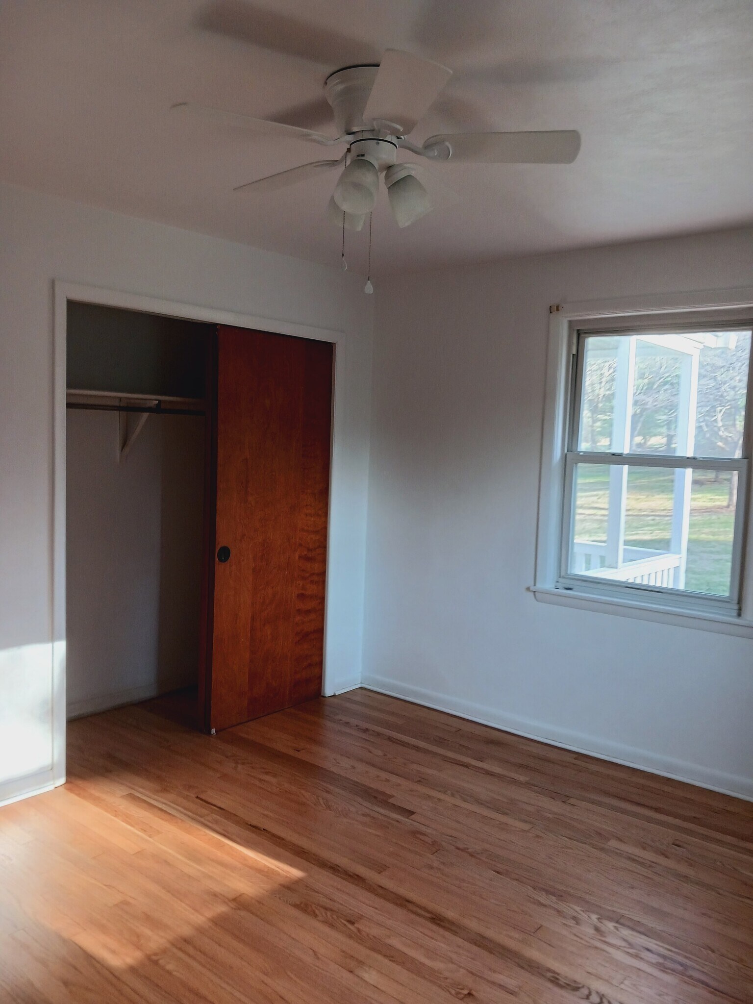 bed1 - 2908 Fisherville Rd