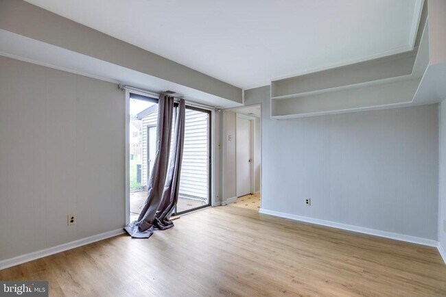 Building Photo - 322 Clay St