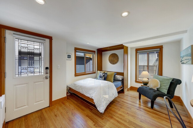 Building Photo - 3110 Portage Bay Pl E