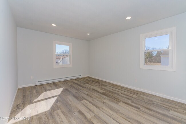 Building Photo - 128 Rockefeller Rd