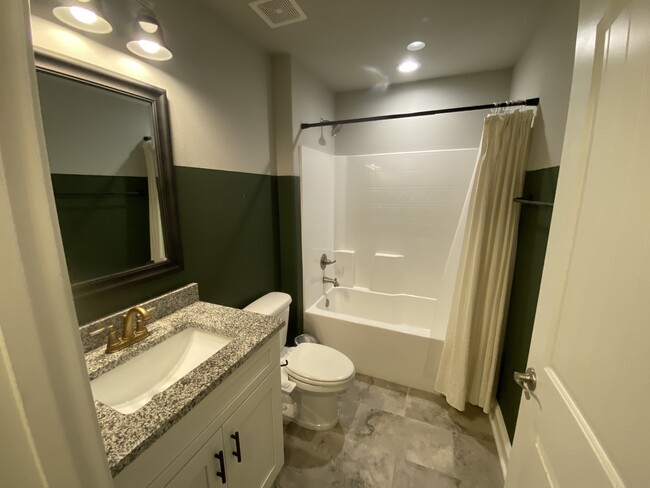 Building Photo - 6841 Nelson St