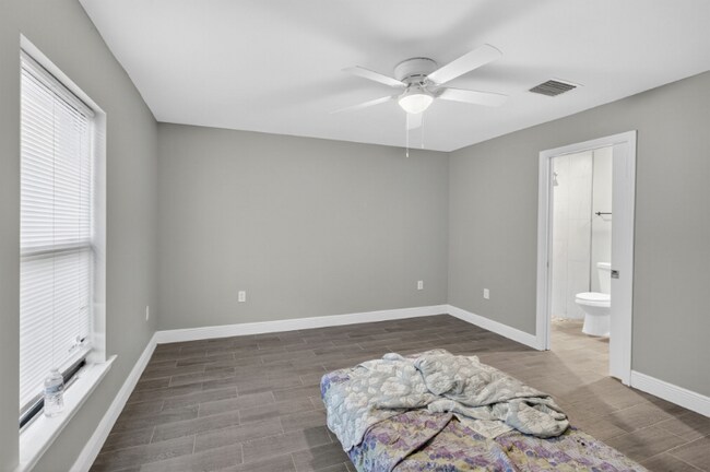 Building Photo - 839 Bedford Dr