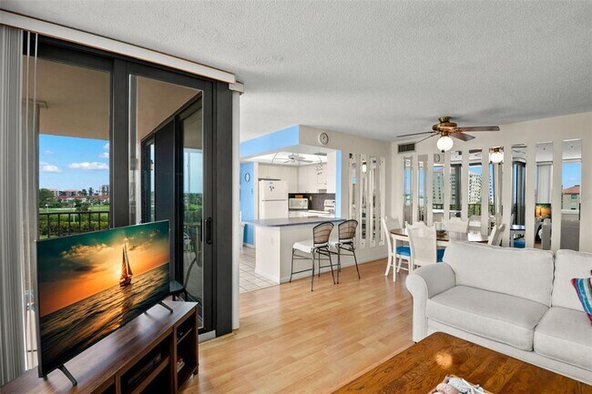 Building Photo - 6219 Palma Del Mar Blvd S