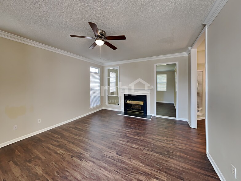 Building Photo - 14821 Ashlight Dr
