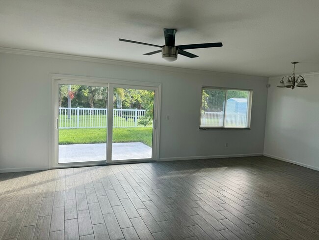 Building Photo - 1612 SE Cascella Ct
