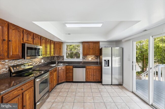Building Photo - 404 Fairlea Dr