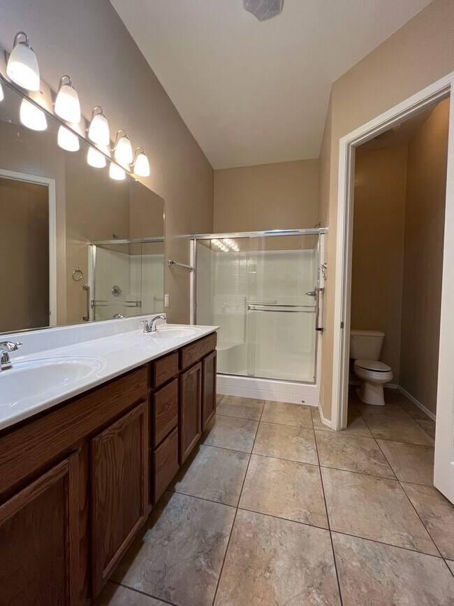 Building Photo - Two Bedroom home in Granville!