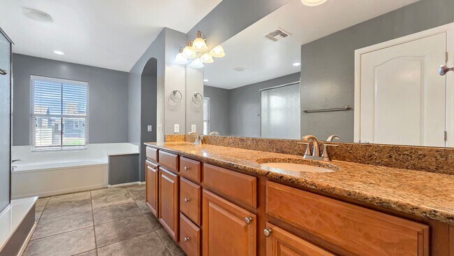 Building Photo - SOLAR home in amenity rich Verrado!