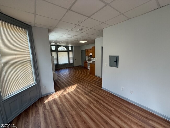 Building Photo - 96 W Grand St