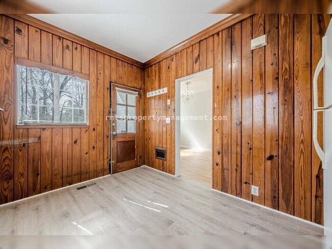 Building Photo - 1977 N Decatur Rd