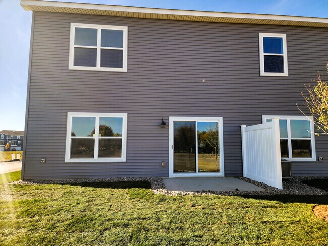 Building Photo - 13616 Busch Ln