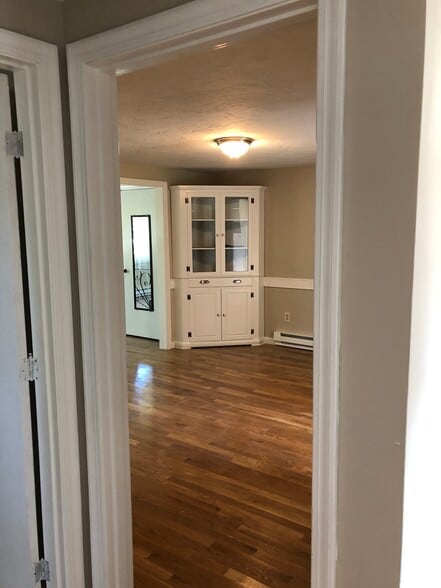 Building Photo - 8 Brookings Dr