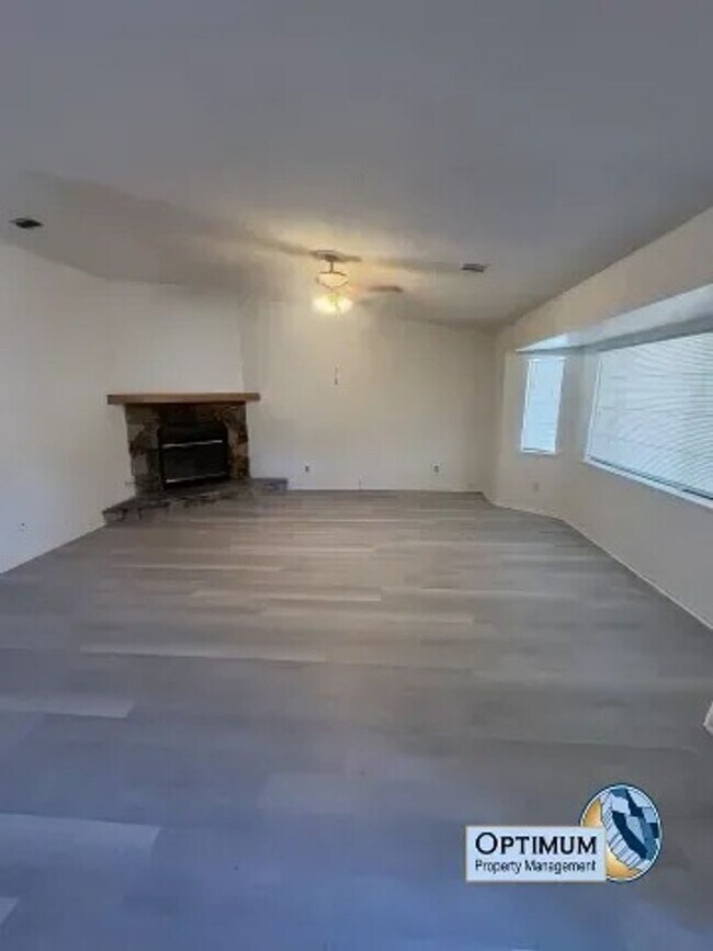 Building Photo - 15286 Del Norte Dr
