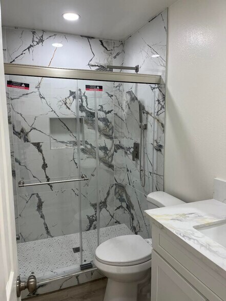 Bathroom - 18371 Patterson Ln